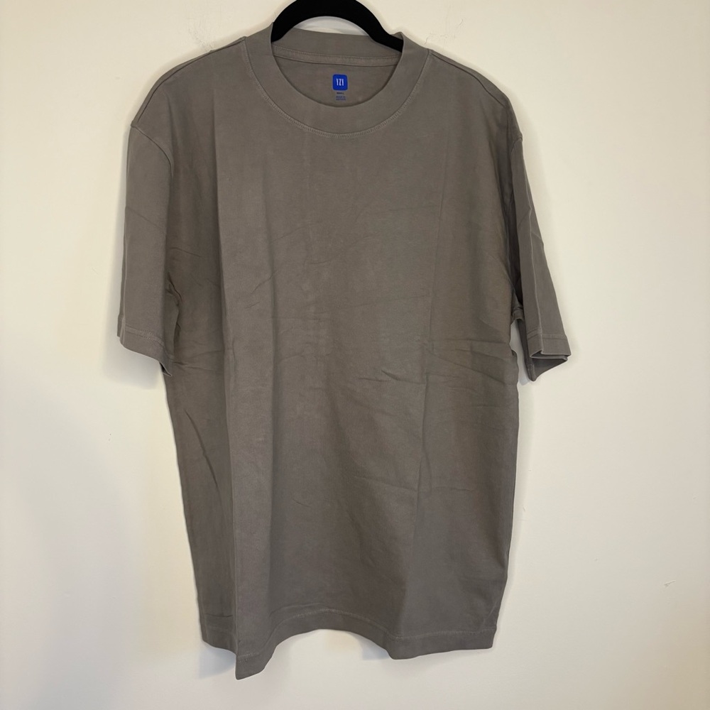 YZY Yeezy Gap Light Gray Street Wear T-Shirt NEW Size Small 100% Cotton